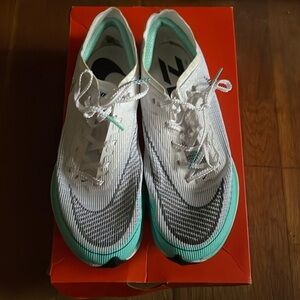 Women’s Nike ZoomX Vaporfly Next% 2. Size 7.5